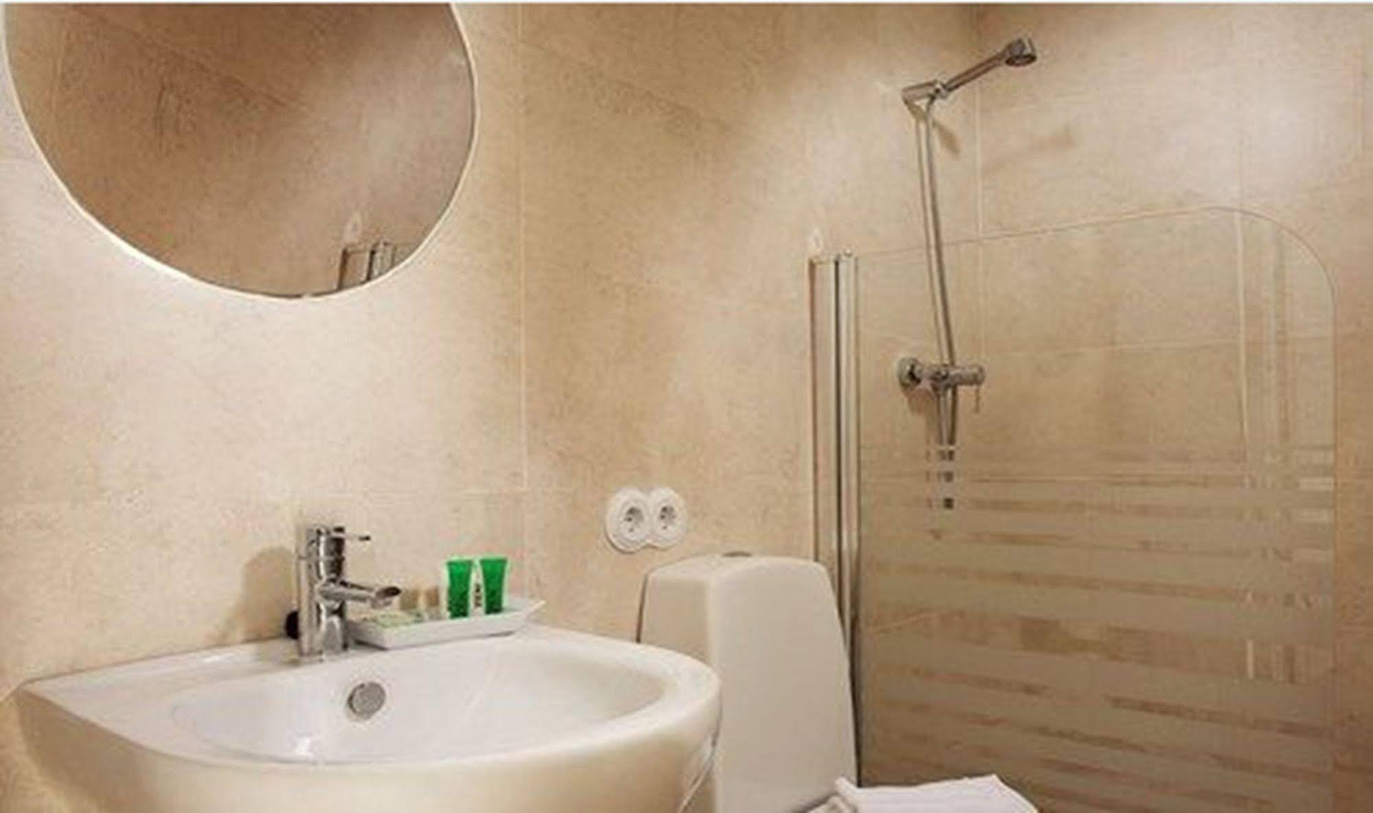 Urbanliving Liborio Apartment Малага Екстериор снимка