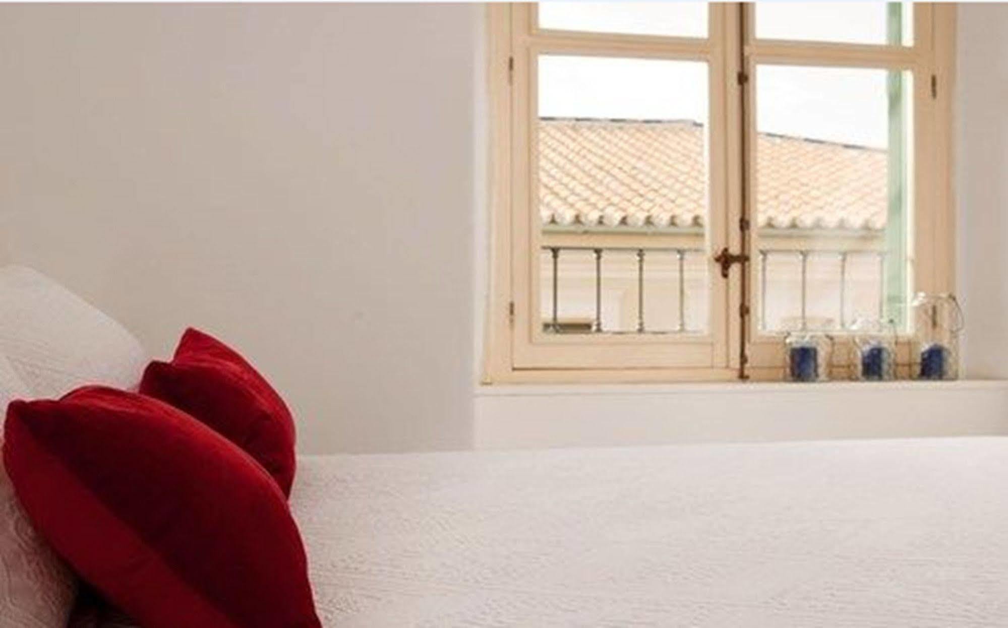 Urbanliving Liborio Apartment Малага Екстериор снимка