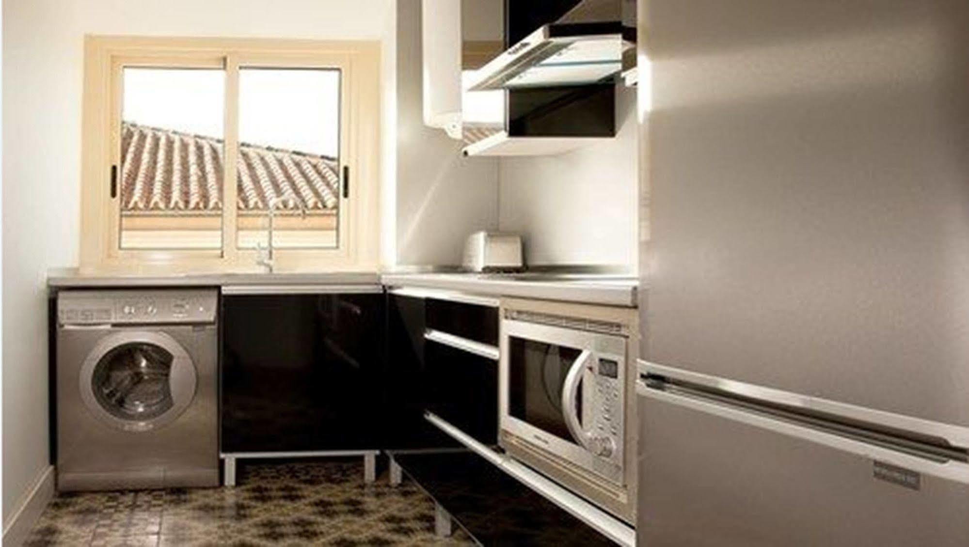 Urbanliving Liborio Apartment Малага Екстериор снимка