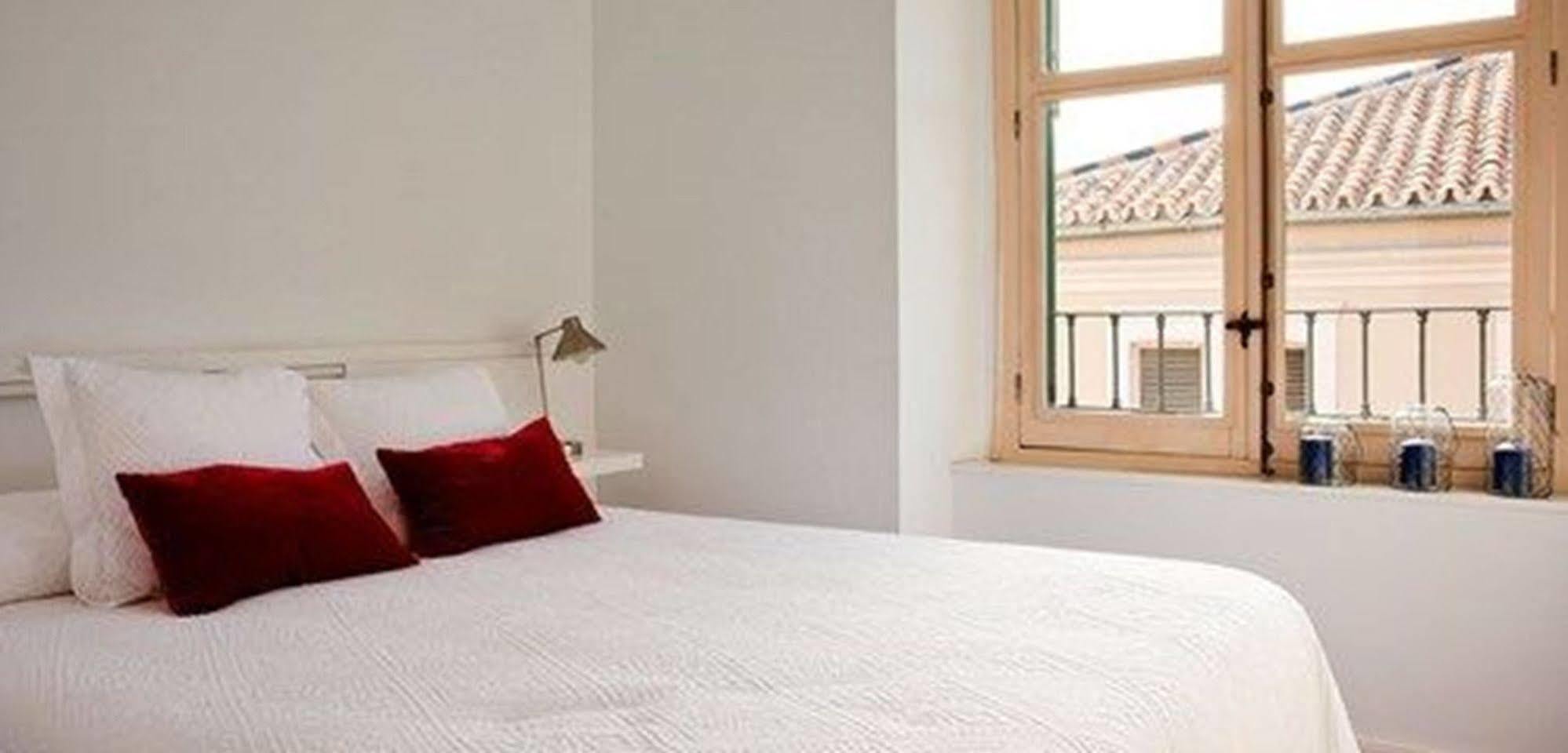 Urbanliving Liborio Apartment Малага Екстериор снимка